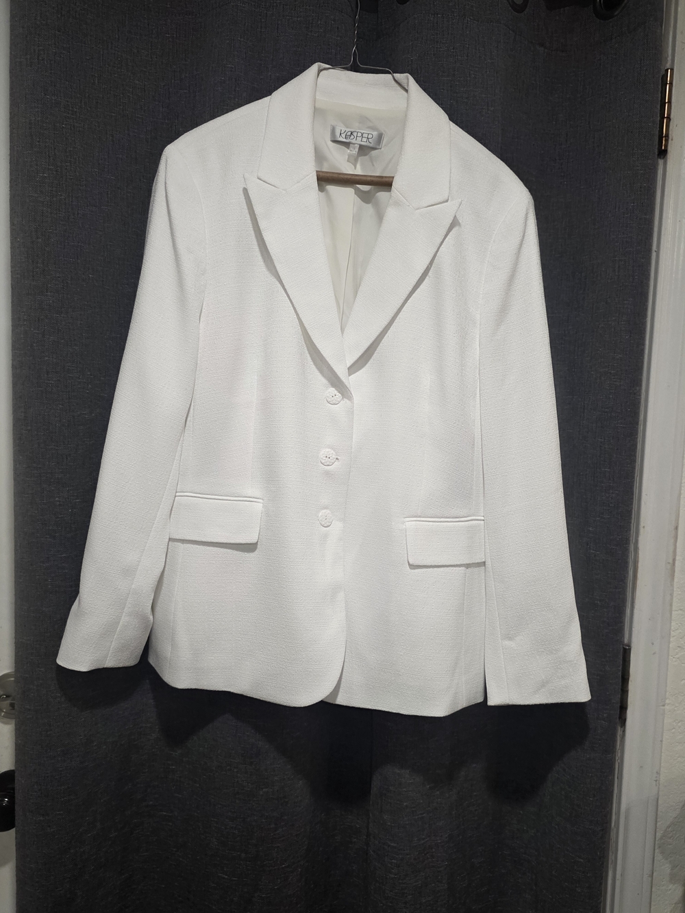 Kasper Women's White Tailored Blazer - Picture 3 of 7